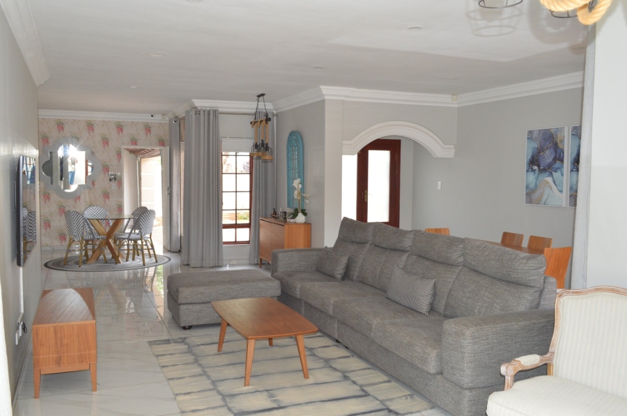 3 Bedroom Property for Sale in Flamwood North West